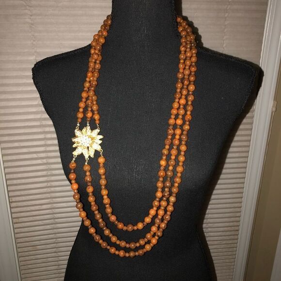 Long Beaded Necklace with Flower 🌺 Pendant - Picture 2 of 2